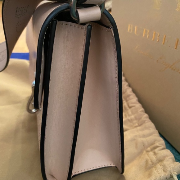 Burberry Perforated crossbody bag Beige - Picture 4 of 12
